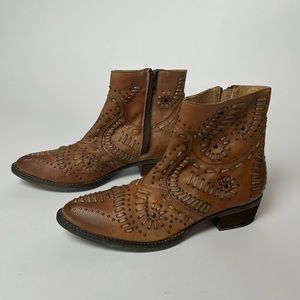 Cheryl Crow Brown Heeled Leather Boots with Intricate Detailing leather details